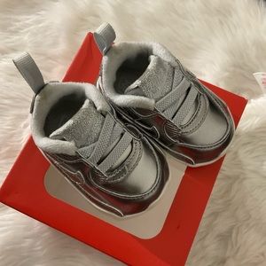 Infant tennis shoes